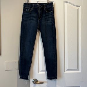 Frayed ankle skinny jeans